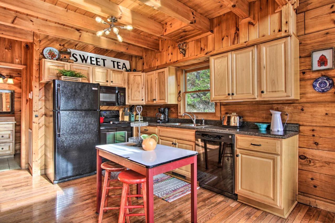 Pigeon Forge Scenic Solitude With Private Hot Tub! Exteriör bild