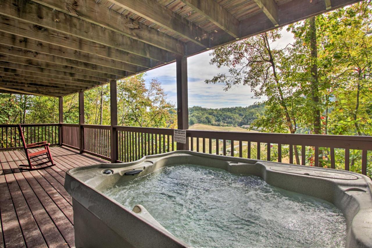 Pigeon Forge Scenic Solitude With Private Hot Tub! Exteriör bild