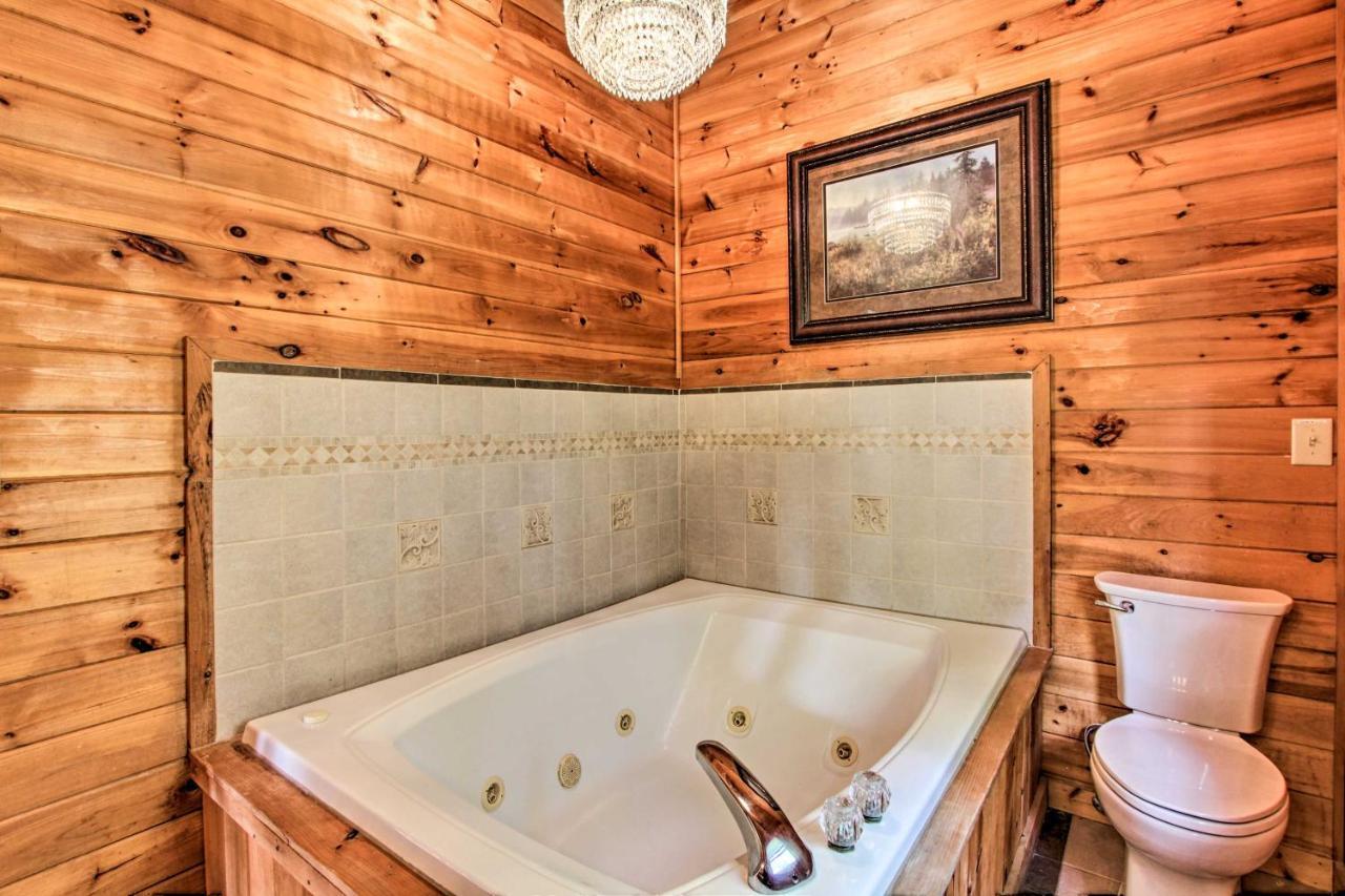 Pigeon Forge Scenic Solitude With Private Hot Tub! Exteriör bild